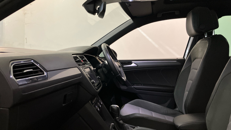 Volkswagen Tiguan 2.0 TDi 150 4Motion R-Line 5dr DSG Diesel Estate